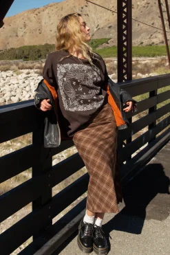 Doves Bandana BF Graphic Tee
