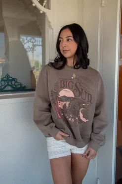 Oversized Crew Graphic Sweatshirt